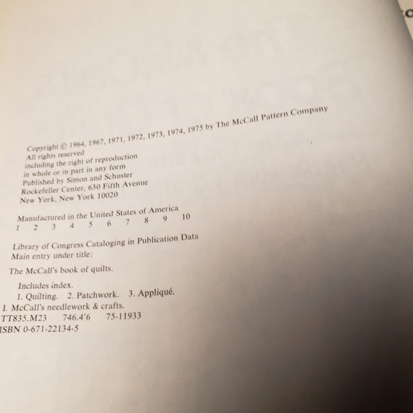 Vintage The McCall's Book of Quilts 1975 - Picture 5 of 16